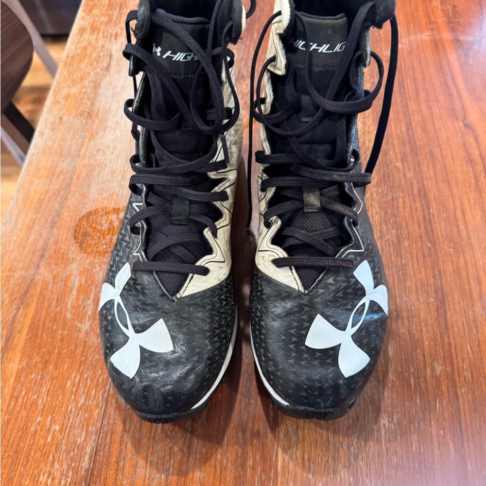 Under Armour Black and White High-Top Sneakers Football Cleats 7.5